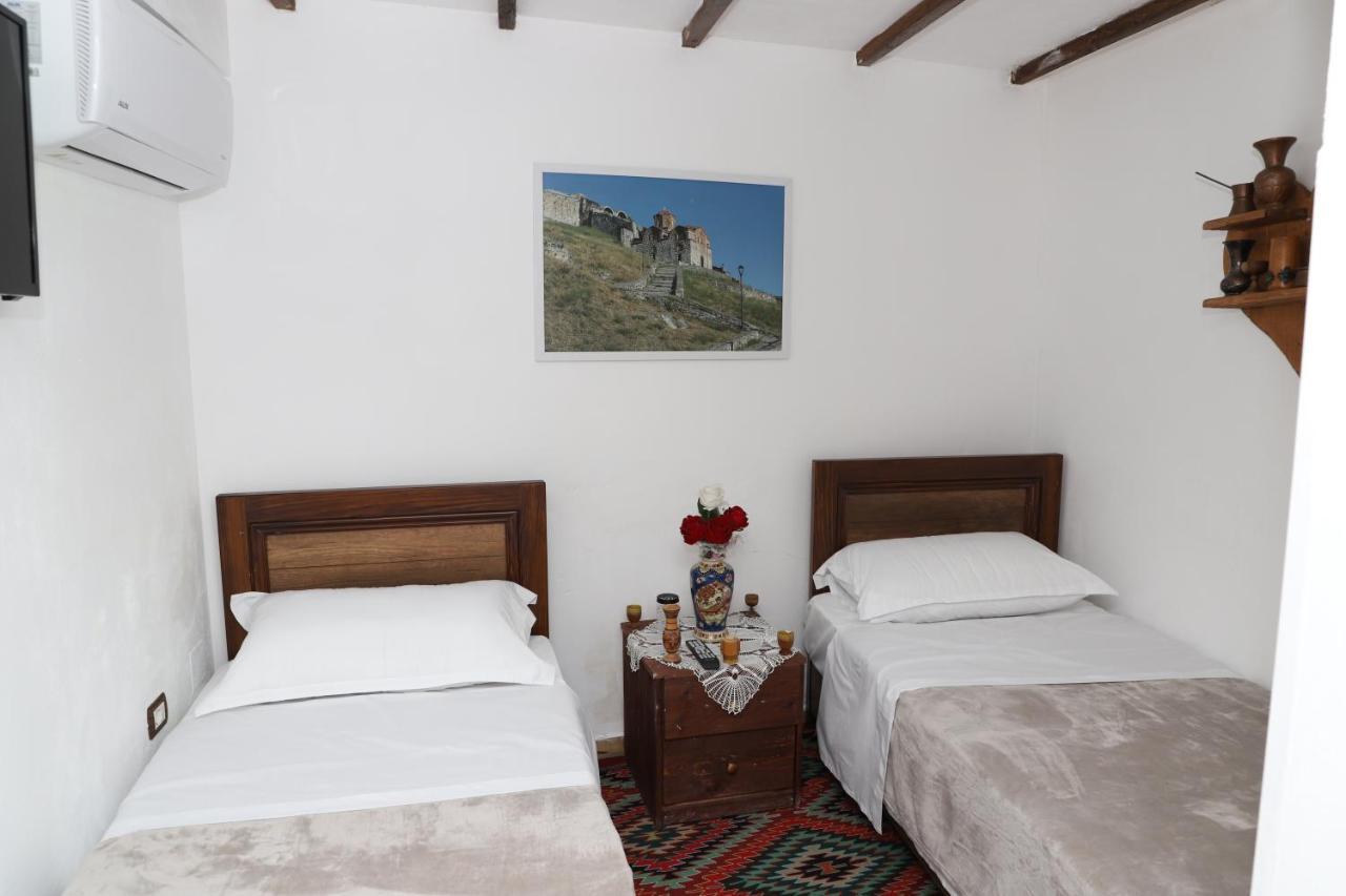 Guest House Maria - Berat Castle Esterno foto