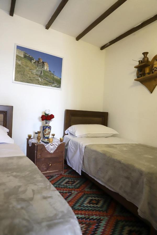 Guest House Maria - Berat Castle Esterno foto