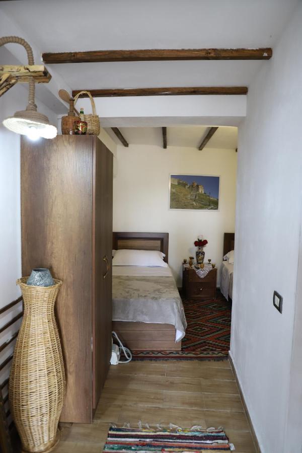 Guest House Maria - Berat Castle Esterno foto