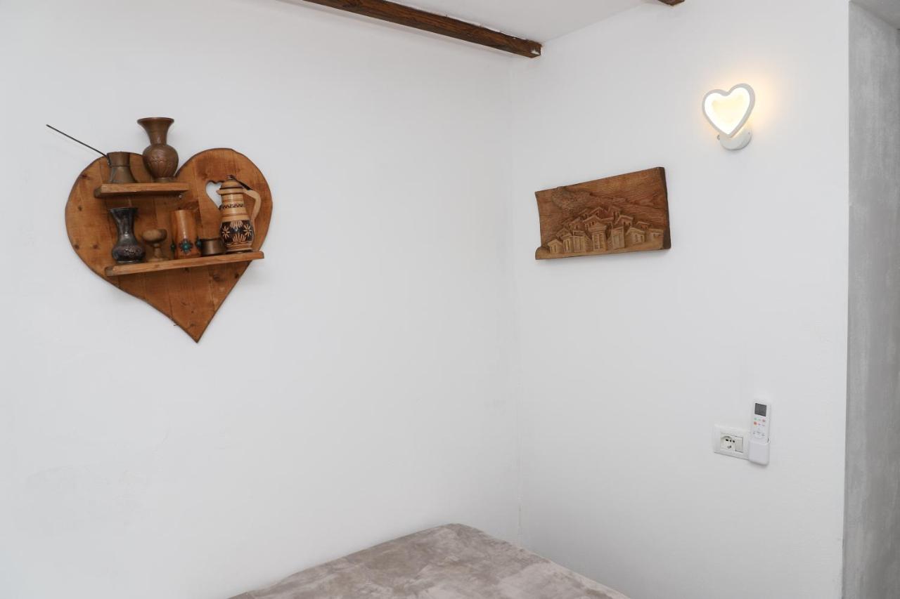 Guest House Maria - Berat Castle Esterno foto